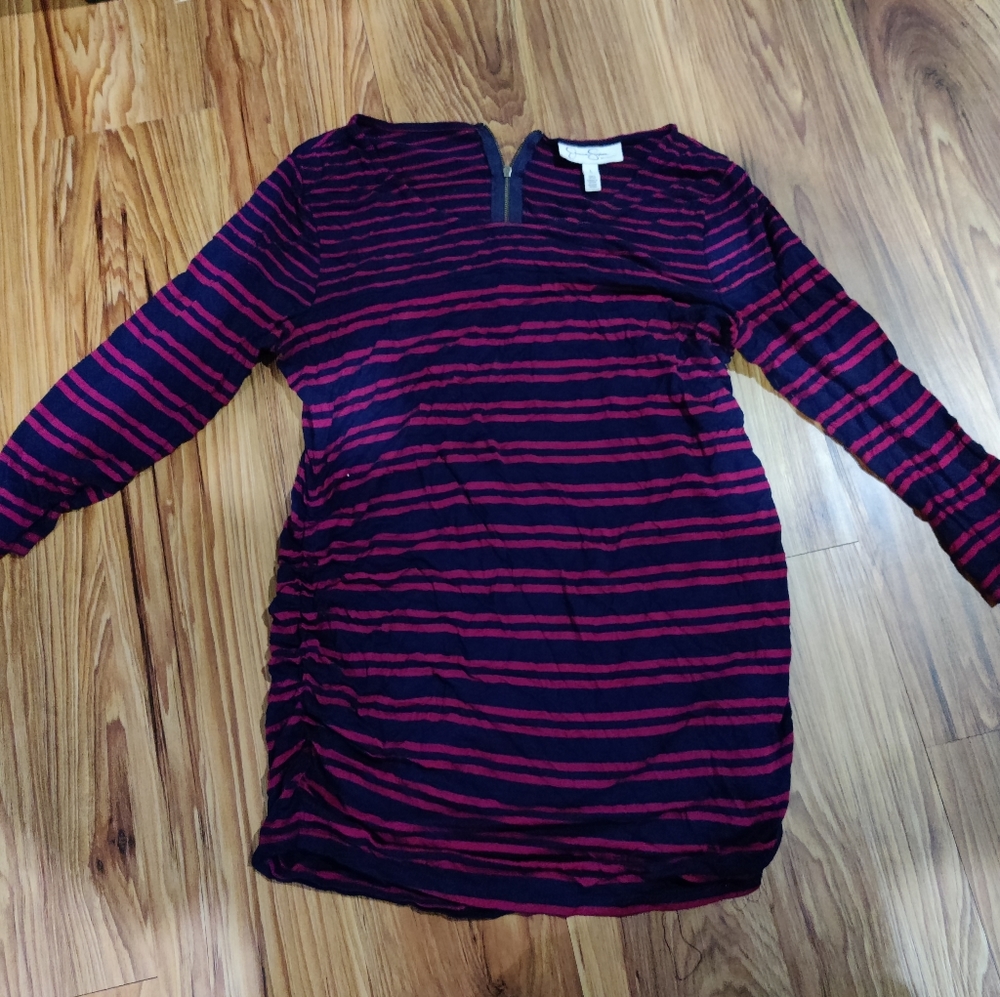 Jessica Simpson maternity / pregnancy top size L